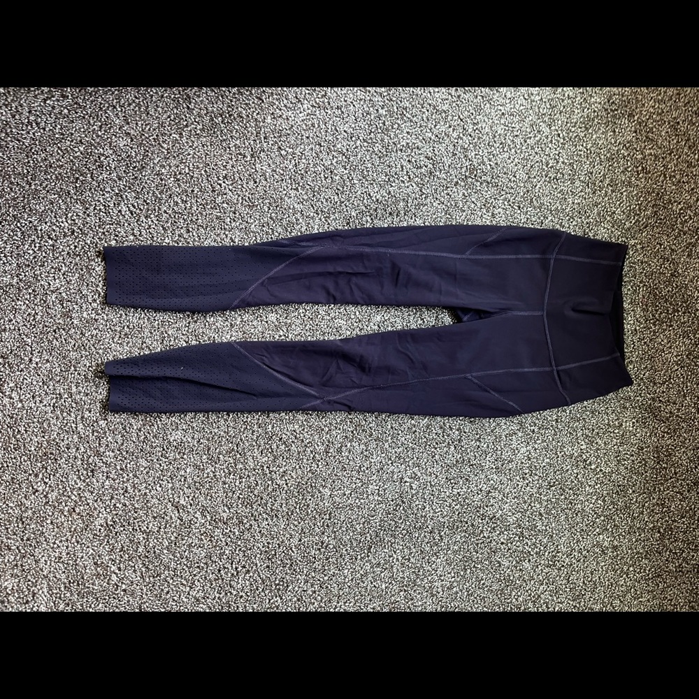 LULULEMON PURPLE LEGGINGS